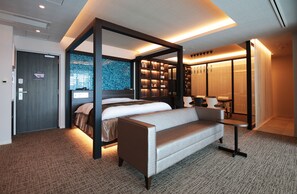 Suite Premium, letti multipli | Copriletto in piuma, una cassaforte in camera, con stile personalizzato