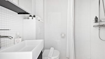 Shower, free toiletries, hair dryer, heated floors