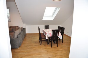 In-room dining - Ebersheim Luxus Plaza (Mainz)