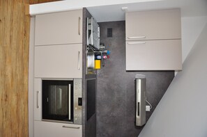 Apartment (6) | Private kitchen | Full-sized fridge, oven, stovetop, dishwasher - Ebersheim Luxus Plaza (Mainz)