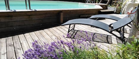 Seasonal outdoor pool, open 5:30 PM to 8:00 PM, sun loungers