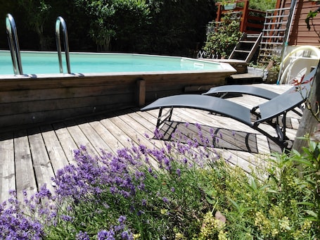 Seasonal outdoor pool, open 5:30 PM to 8:00 PM, sun loungers