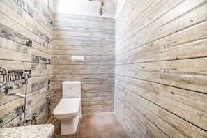Suite Familiale, 1 très grand lit, non-fumeur | Salle de bain