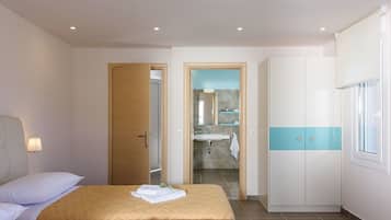 Villa, 2 Bedrooms | 2 bedrooms, desk, iron/ironing board, free cots/infant beds