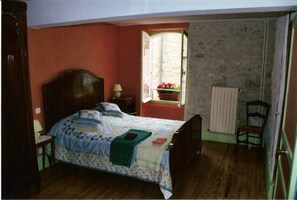 Double Room | Individually decorated, individually furnished, desk, blackout curtains