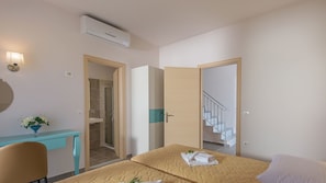 2 bedrooms, desk, soundproofing, iron/ironing board - Lavender Villa (Chania)