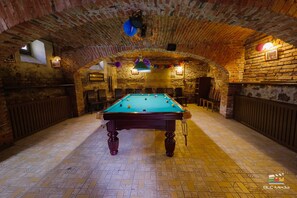 Nightclub - Cristian Inn (Cristian)