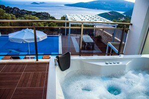 Villa | Jetted bathtub