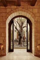 Couples treatment rooms, body treatments, aromatherapy