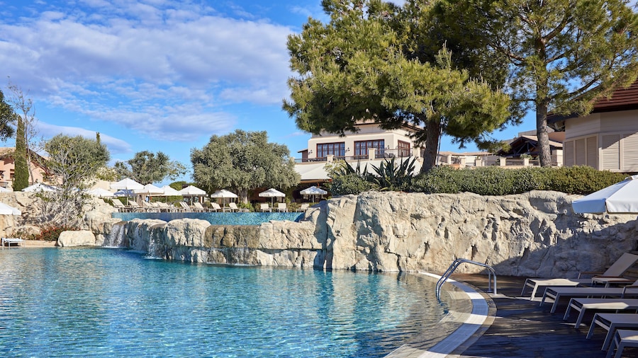 Aphrodite Hills Hotel