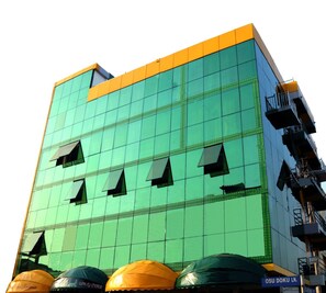 Mặt tiền nơi lưu trú