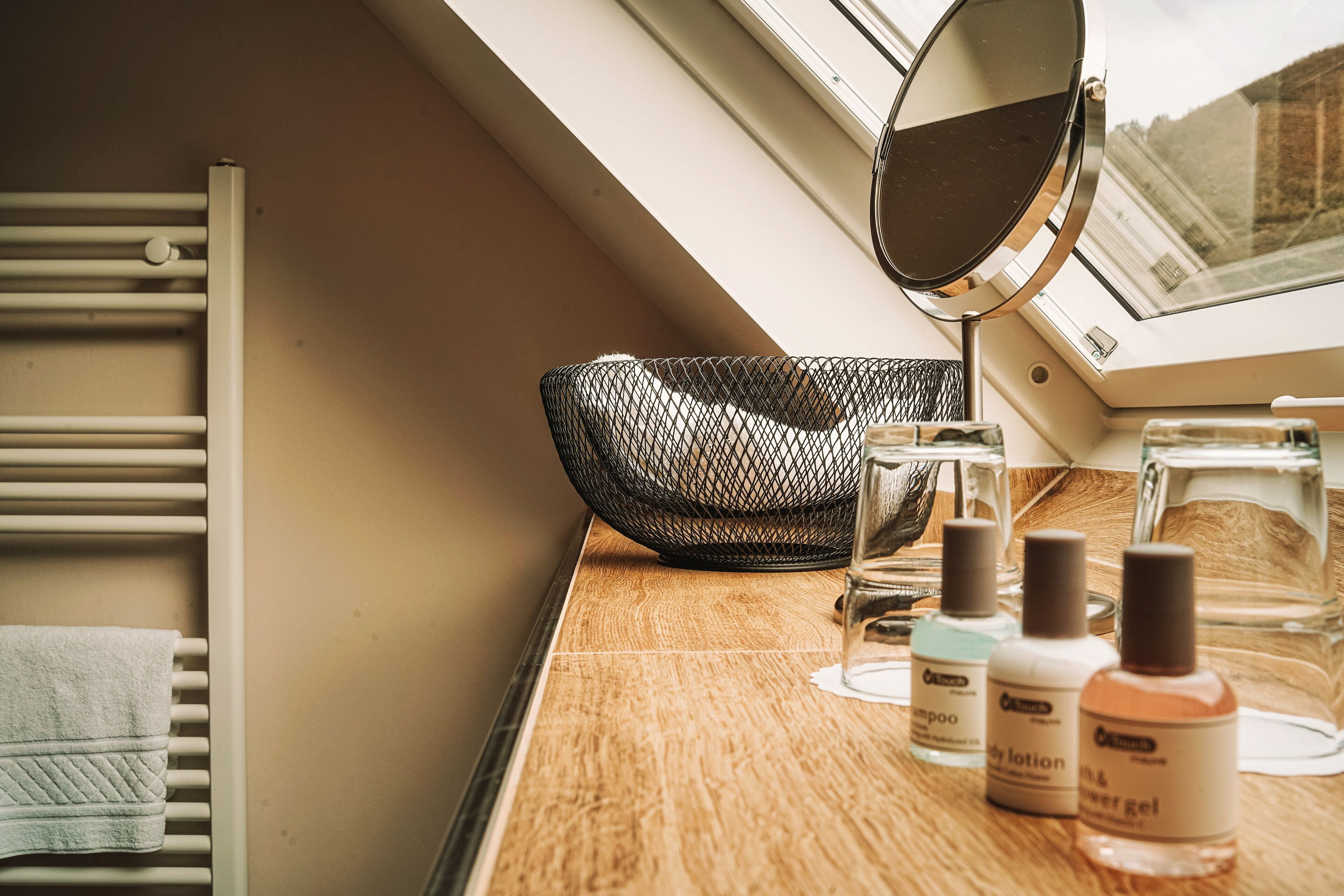 double room | bathroom | shower, free toiletries, hair dryer, towels