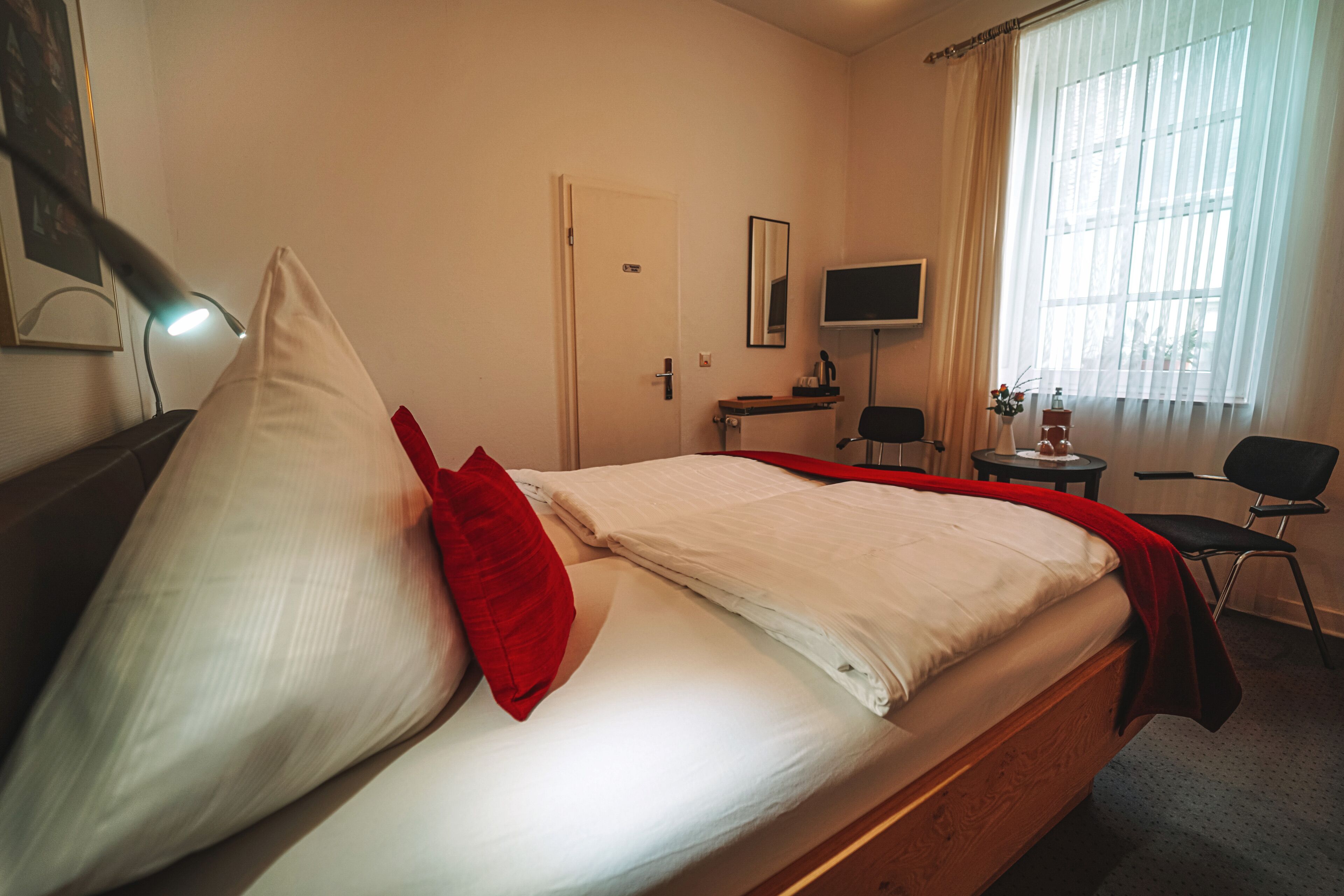 standard double room | in-room safe, free wifi, bed sheets