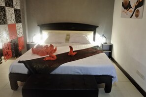 Deluxe Quadruple Room | Minibar, in-room safe, desk, blackout drapes - Hi Karon Beach Hotel (Karon)