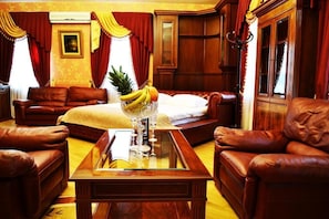 Desk, soundproofing, free WiFi - Wesendorf VDNH (Moscow)