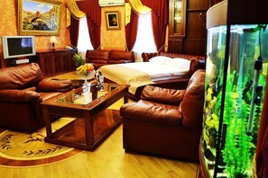 Desk, soundproofing, free WiFi - Wesendorf VDNH (Moscow)