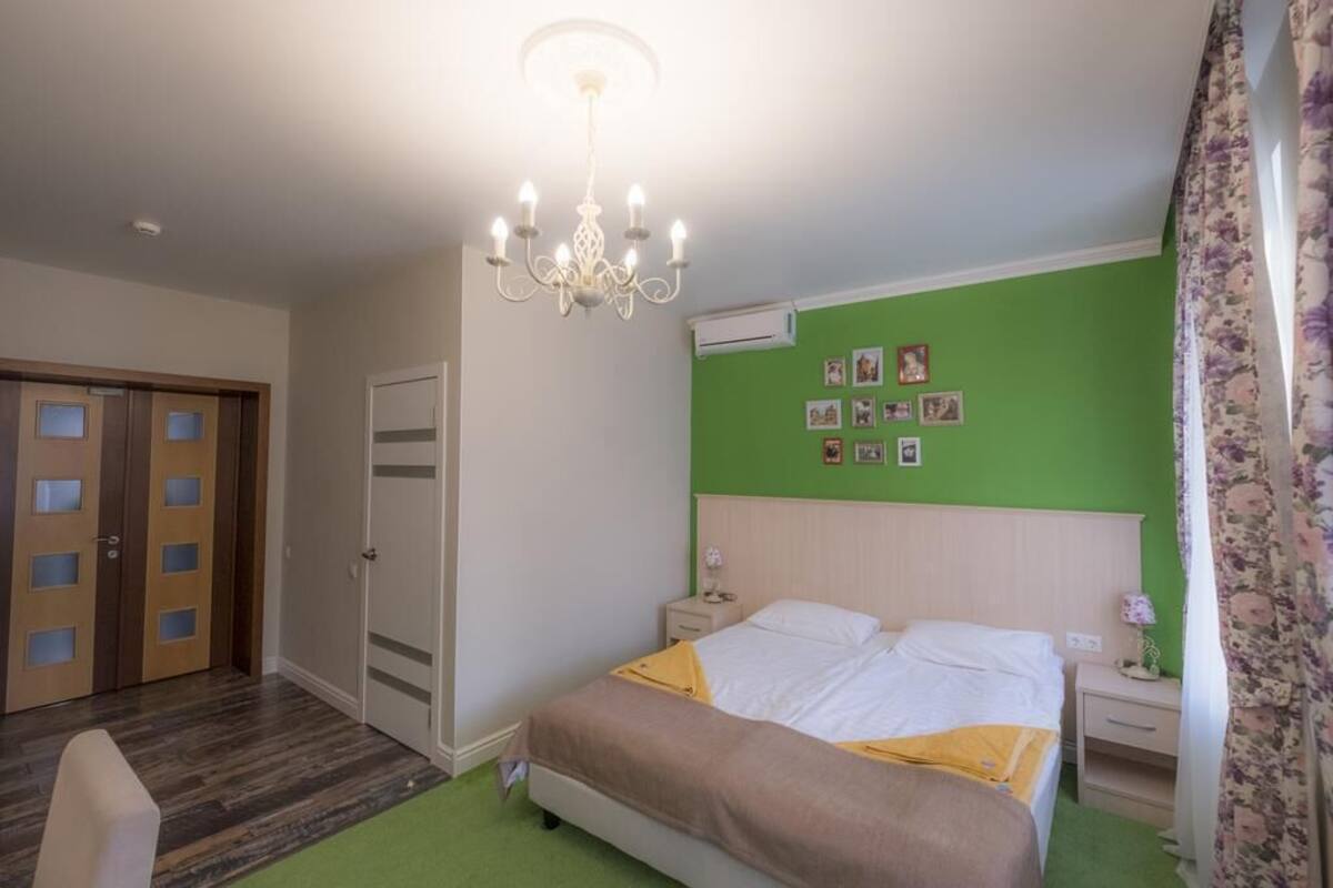 Junior-Suite | 1 Schlafzimmer, Schreibtisch, schallisolierte Zimmer, kostenloses WLAN