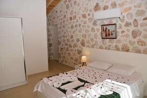 Villa, 2 habitaciones | 2 dormitorios, escritorio, tabla de planchar con plancha y wifi gratis