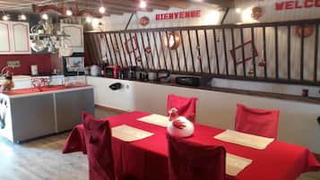 Free daily local cuisine breakfast