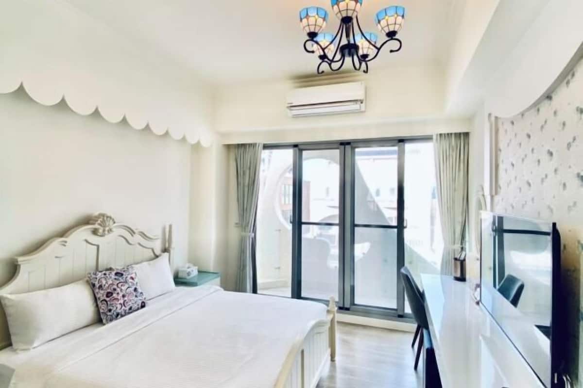 Desk, laptop workspace, rollaway beds (surcharge), WiFi (free)