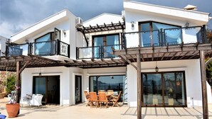 Front of property - Villa Yellow (Kas)