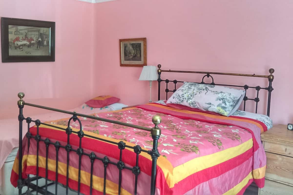 Kamar Triple, kamar mandi pribadi (Room 3) | Setrika/meja setrika, Wi-Fi gratis, dan seprai linen
