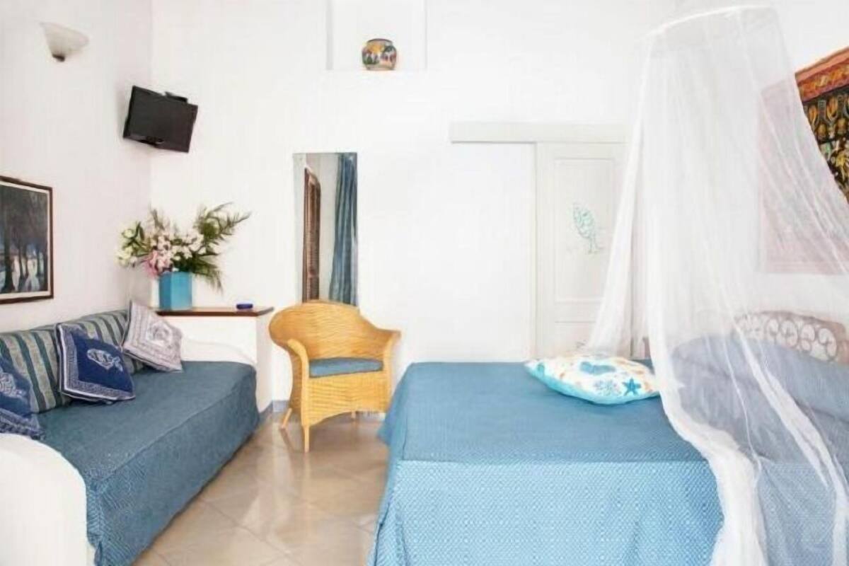 Minibar, in-room safe, desk, blackout curtains