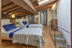 2 bedrooms, iron/ironing board, travel cot, free WiFi - Charming Bright apt 2 BR 2 BTH w/  View & Unparalleled Location (Firenze)
