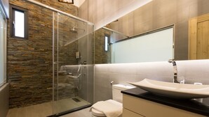 Design Quadruple Room, 2 Double Beds, Non Smoking | WiFi (free) - Bookline B&B (Hualien City)