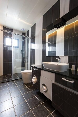 Design Quadruple Room, 2 Double Beds, Non Smoking | Free WiFi - Bookline B&B (Hualien City)