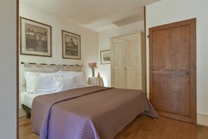 1 chambre, fer et planche Ă repasser, Wi-Fi, draps fournis