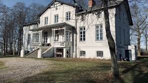 Unclassified image, 2 of 5, button - Augustenhof - Herrenhaus in Strandnähe (Heringsdorf)