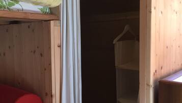 1 Schlafzimmer, Zimmersafe, Bügeleisen/Bügelbrett, Reisekinderbett