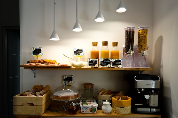 Free daily continental breakfast  - Vietri 360 (Vietri sul Mare)
