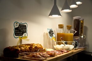 Esmorzar diari continental gratuït 