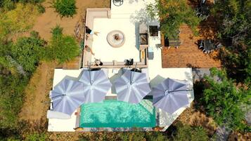 Outdoor pool, pool loungers
