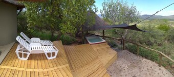 Thulani Game Lodge And Eco Estate