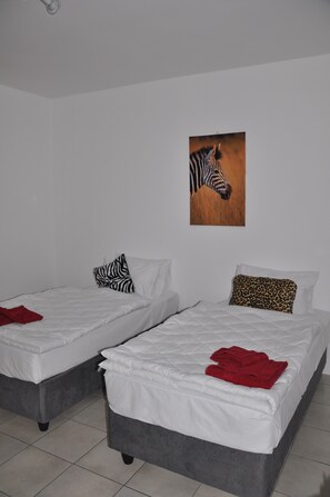 8 bedrooms, hypo-allergenic bedding, free WiFi, bed sheets - Hazyview Buffalo Game Lodge (Mbombela)