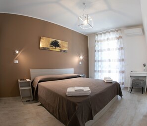 Design Double or Twin Room, Courtyard View | Frette Italian sheets, premium bedding, individually decorated