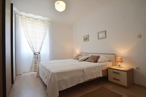 Apartment, Sea View | Free WiFi, bed sheets