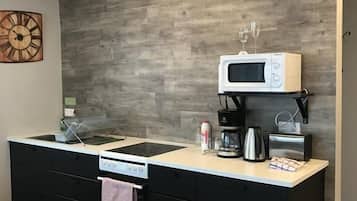 Camera con letto matrimoniale o 2 letti singoli, bagno condiviso | Interni