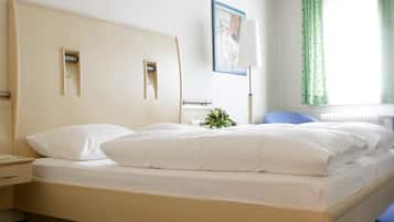Habitación estándar doble | Escritorio, sistema de insonorización, cuna de viaje y wifi gratis