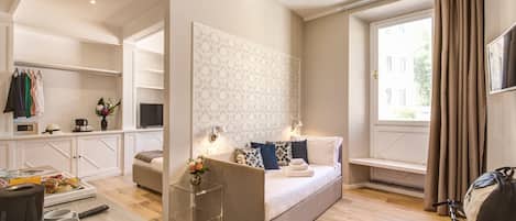Chambre supĂ©rieure double | Coffre-fort, bureau, rideaux dâobscurcissement, systĂšme dâinsonorisation