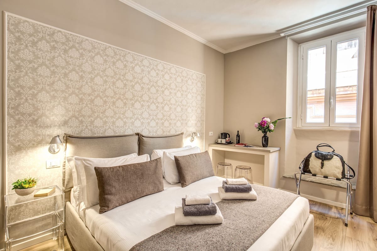 Standard Double Room | In-room safe, desk, blackout drapes, soundproofing