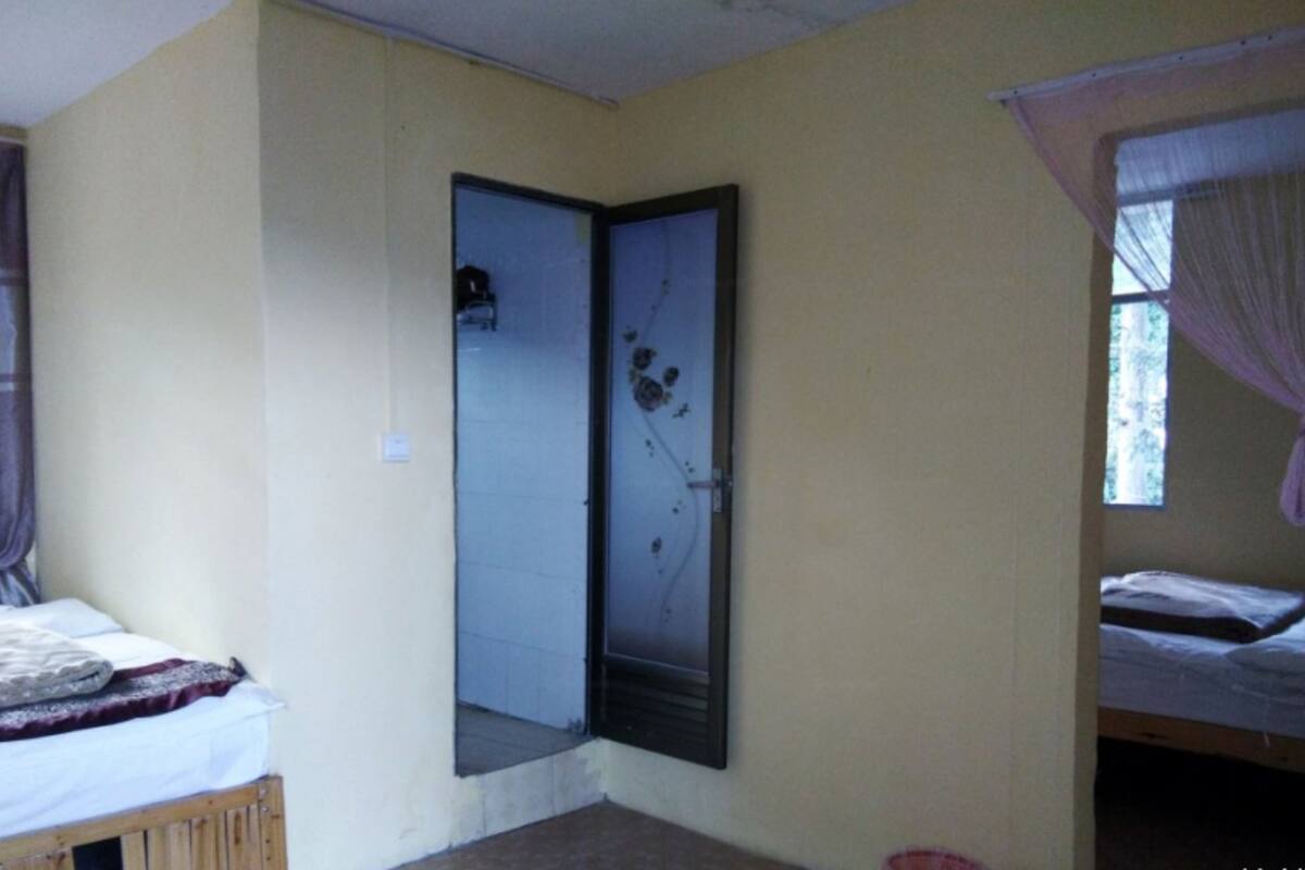 Desk, blackout curtains, free WiFi
