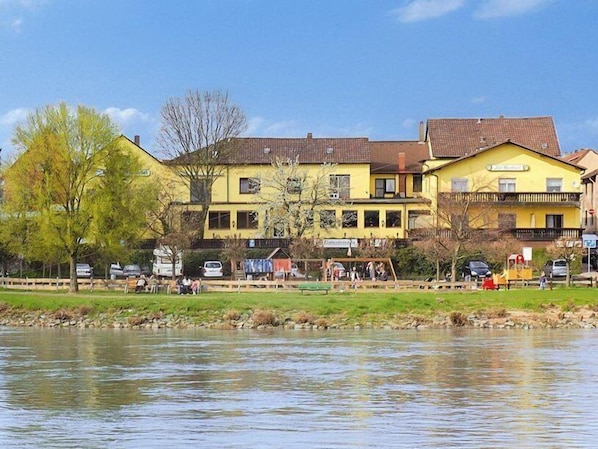 Fachada de la propiedad