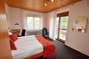 Allergivenligt sengetøj, skrivebord, lydisolering, gratis Wi-Fi