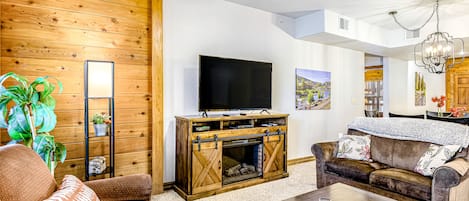 TV, fireplace