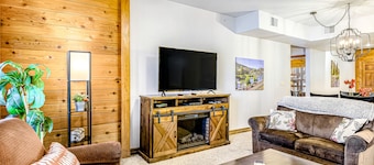 dog-friendly, golf course-front condo near hot springs and wolf creek ski area