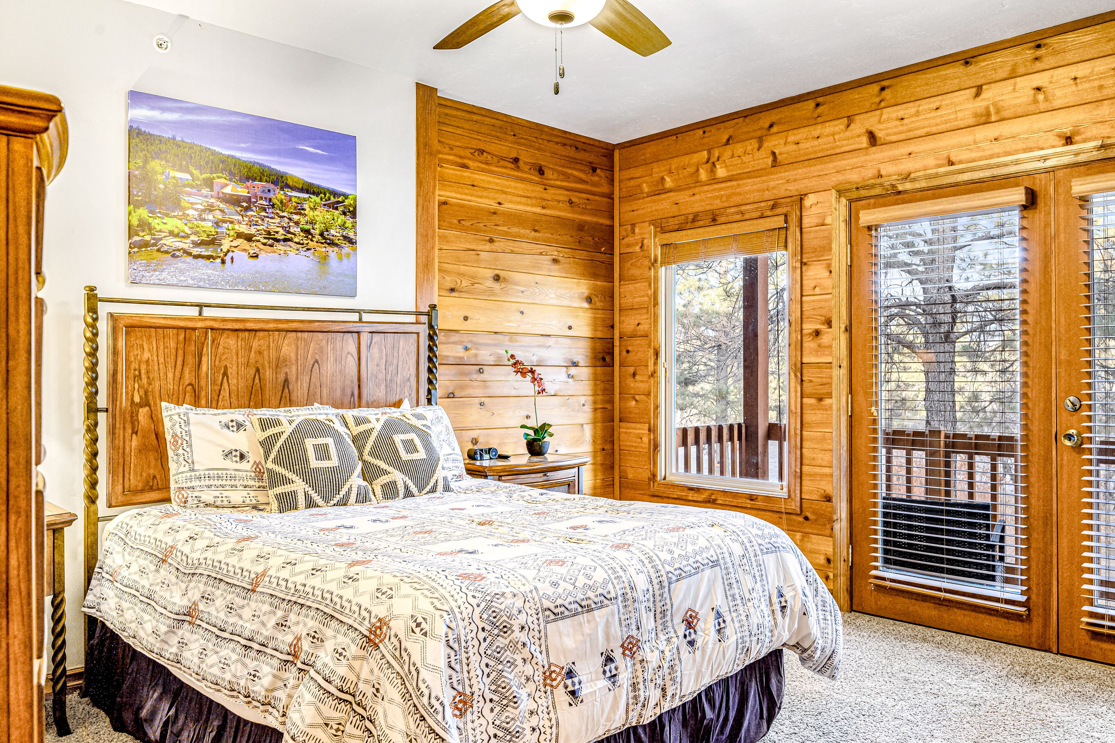 3 bedrooms, iron/ironing board, internet, bed sheets